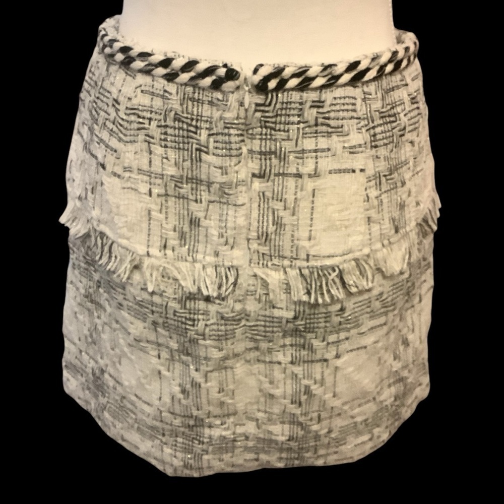LUNA BLACK & WHITE WITH GOLD METALLIC FIBRES / PLAID/ TWEED MINI SKIRT/ Size M - Picture 3 of 10